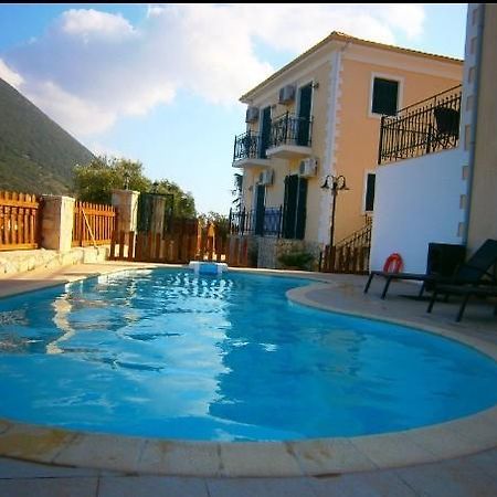 Iriana Village Inn Stavros  الغرفة الصورة