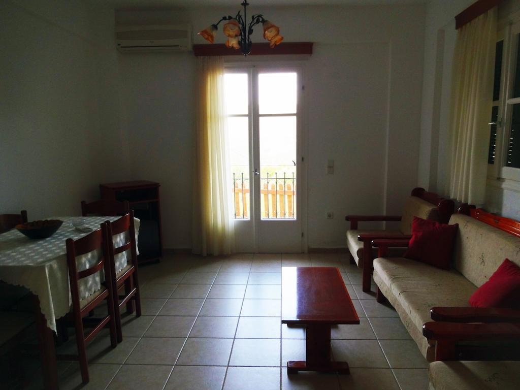 Iriana Village Inn Stavros  الغرفة الصورة