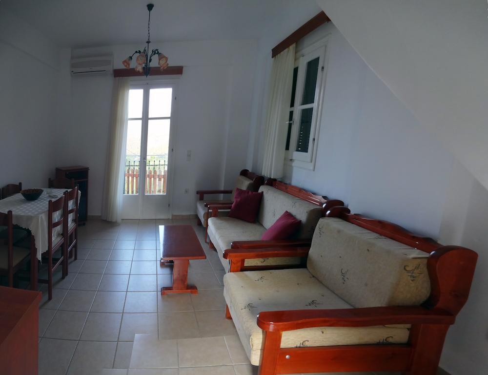 Iriana Village Inn Stavros  الغرفة الصورة